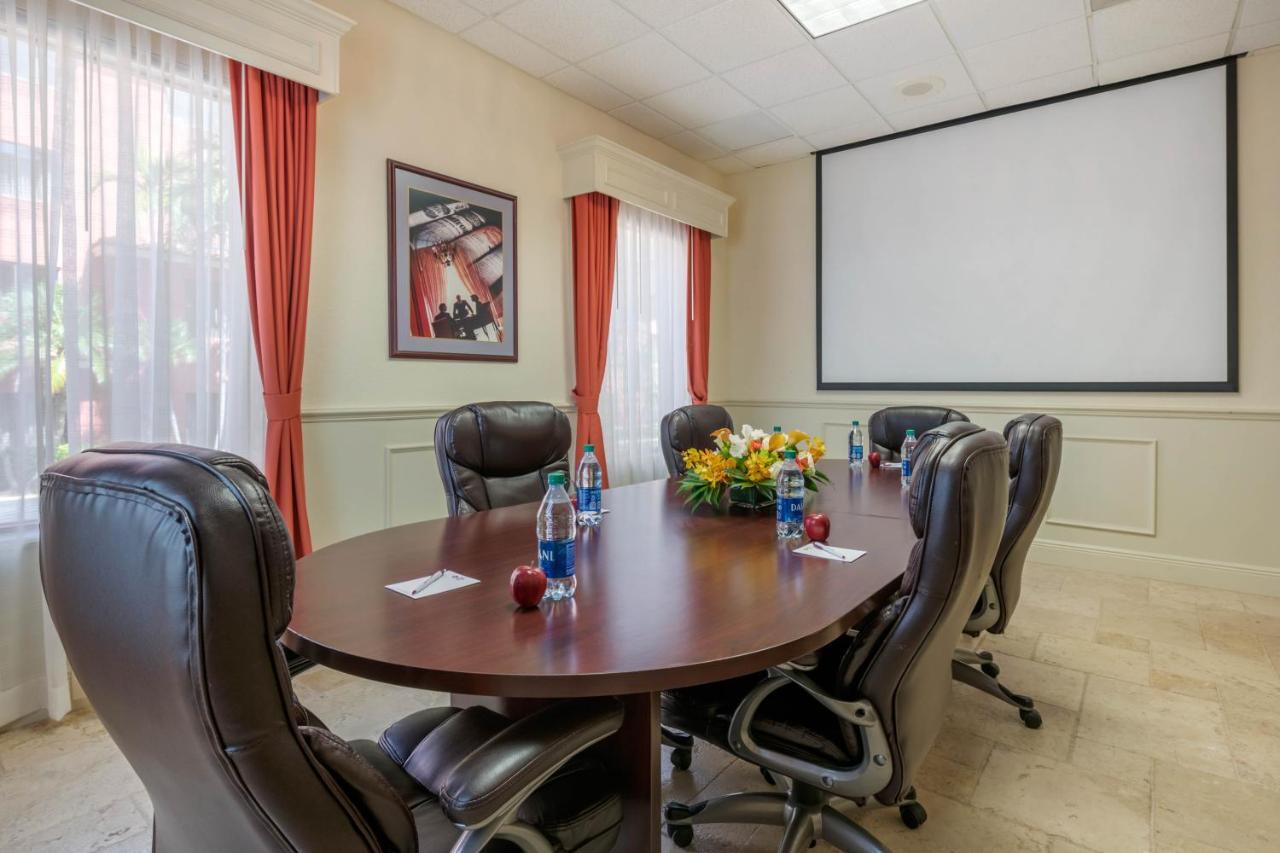 Best Western Plus Palm Beach Gardens Hotel & Suites And Conference Ct Ngoại thất bức ảnh